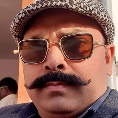 manojpsumar's profile picture. उस पथ की पथिक कुशलता क्या,
जिस पथ पर बिखरे शूल ना हों ।
नाविक की धैर्य परीक्षा क्या?
जब धारायें प्रतिकूल ना हों।।
💐राष्ट्रहित सर्वोपरि💐
जय श्री राम 🙏💐🚩🏹