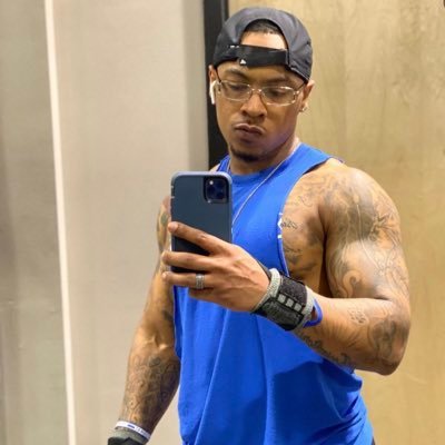 i promise i just be minding my business on here... ΦΒΣ🤘🏽 #HSSUalum Oakland ✈️the Lou #carefree IG: Jdean_14 Personal training IG: slaughterhousefit