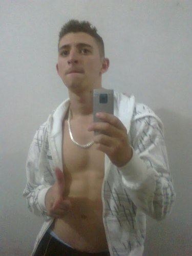o que Eu deveria dizer sobre mim ? não vou fazer propaganda enganosa, e também não vou induzir opiniões... ~* portanto, tire suas própias conclusões... xD