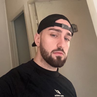 Bullet_HK's profile picture. Étudiant / Entrepreneur 💸