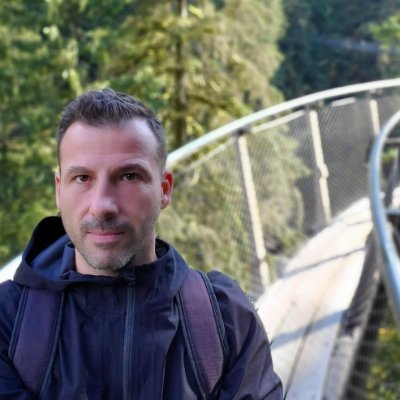 spartanracer's profile picture. On a des hommes politiques que le monde entier nous envie. Ils pourraient venir les chercher.