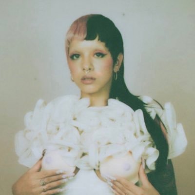 he/him | FAN PAGE for Melanie Martinez :) Buy PORTALS out NOW! I follow back, reply or dm if I don’t notice!