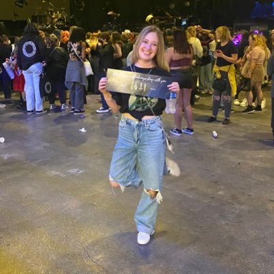 Clardiar's profile picture. Professional fangirl