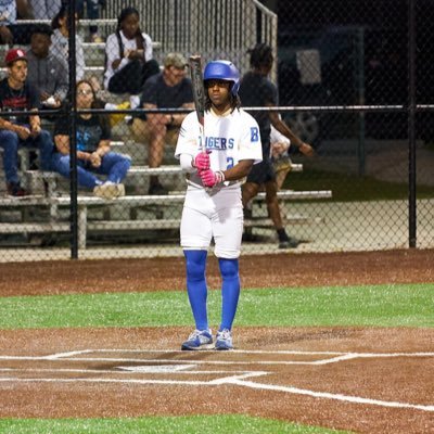 East Georgia State College 25’ • 5’8 160 lbs • MIF • True JUCO Freshman • @EG_Baseball