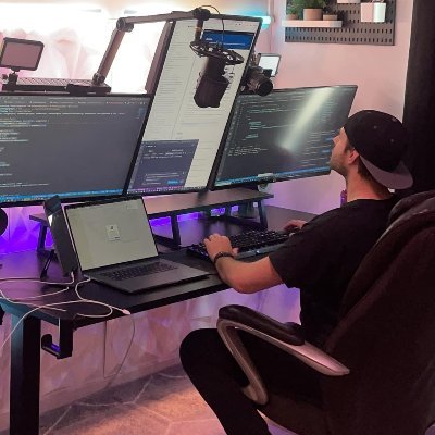 devlanderstream's profile picture. Watch me live stream iOS development on Twitch!! #buildinpublic #iosdev #twitch #appdeveloper