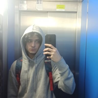 poco y mal