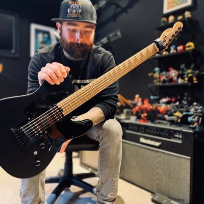 dj_new_era_pt's profile picture. Guitars in HollowKin