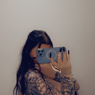 shannyweary's profile picture. 