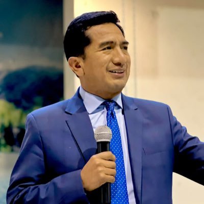 Pastor Adventista y ahora sirviendo como Presidente en la Misión Andina Central… Lugar de GRANDES OPORTUNIDADES