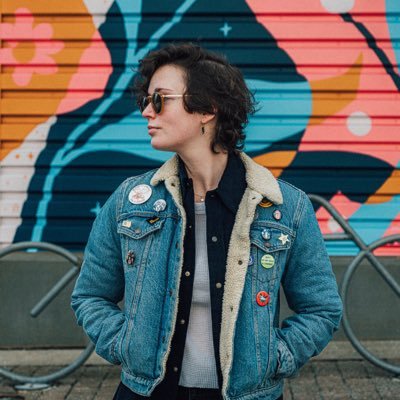 hype woman. avid bagel eater.