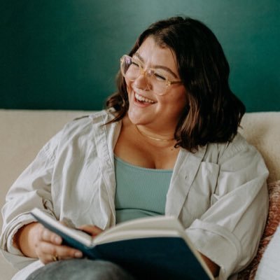 🙌 queer non-diet fat positive dietitian 🍕 certified #intuitiveeating counselor 💭health professions education ⚡️ PhD candidate @mghihp