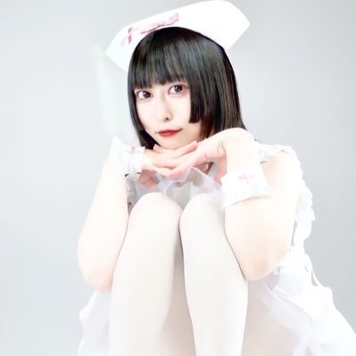 エヴァ、ひぐらしが好き。ほぼ宅コスレイヤー。既婚💍一児の母👶🏻今は山口県民。かわいいものが大好き、ロリィタ初心者、ドールオーナー、ヘッダー作成→(@luvluv_hxi )