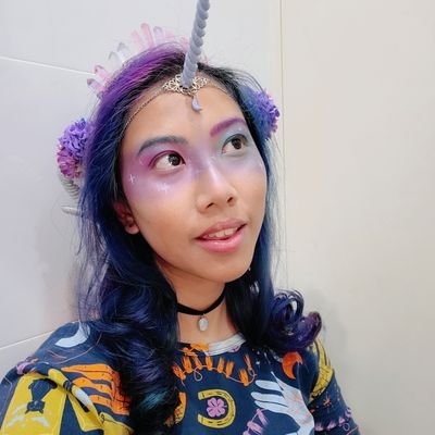 2D girl in a 3D world. Fight evil in cosplay by moonlight, medical witch by daylight. Player of cats/patter of games. Loud fashion/louder music. She/her. 🏳️🌈