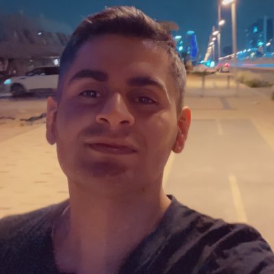 سافرت بشنطة ظهر لدول أكثر من احتفلت بسنوات ميلادي، من حائل وتسكعت سنوات في باريس، ماستر في الهندسة من جامعة @univ_lille الفرنسية، في كل الحالتين هم غلط
