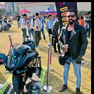 karymfahmy71's profile picture. I love bikes🏍