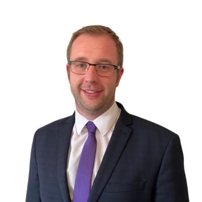 Father to one amazing little boy | Student Chartered Accountant | Everton fanatic | Ex Headteacher