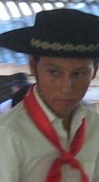 15 anos,libriano,estudante do1ºano,e óbvio Grêmista :D