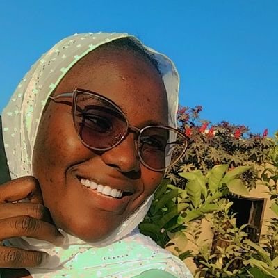 Lina09631490's profile picture. Simple et direct 🧡 j'aime pas le mensonge 😤 aimons nous vivant ❤️
