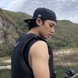 bxyfriccn's profile picture. not real • rated kim mingyu • might be your sweets and sweats 🤟 (ts.)