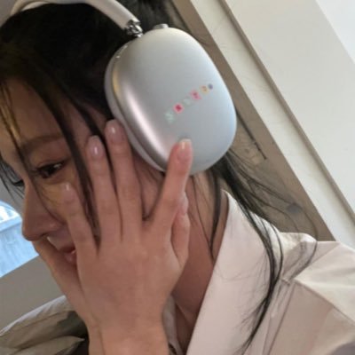 neuiIIy's profile picture. 