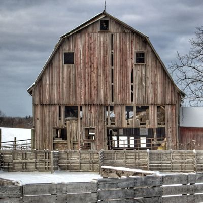 Landscape Photographer
I rarely respond to DMs.  Happily married great-grandmother.