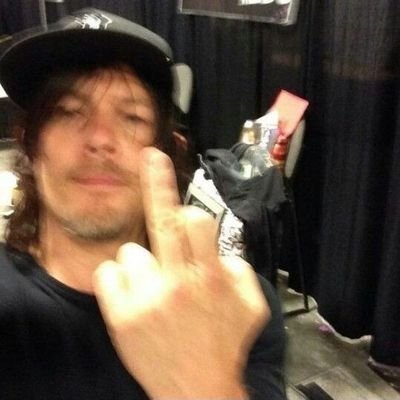 Fan acount of norman reedus ❤️
Fan acount of the walking dead 🧡
andy, jeff and norman my lovers 😻