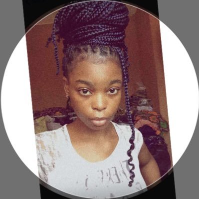 A short pretty girl 😌||backup account @j0ydaniel_