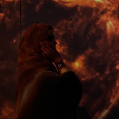 • اللهمّ ارحمني وسخر لي من يدعو لِي بعد موتي دُون ملل🖤.