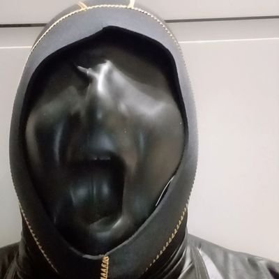 24yo M into breathplay, gas masks, latex, bondage. Mainly into swimcaps, DM are open and I'm happy to meet new people into breathplay