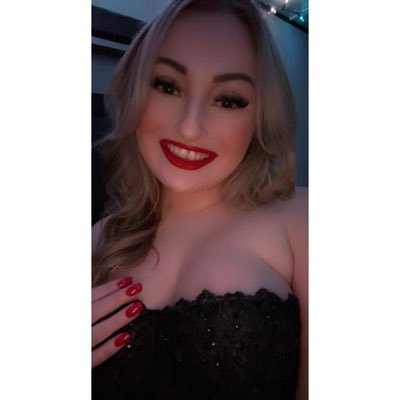 SnowSavageous's profile picture. Just a girl who games occasionally 🎮