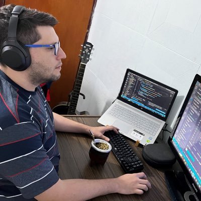 rickyegros's profile picture. -Front-end Developer-