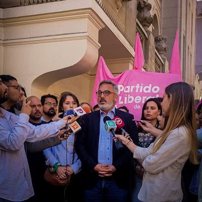 Presidente de @liberales_chile. Somos todos parte del mismo planeta, respiramos el mismo aire, tomamos la misma agua y nos calentamos con el mismo sol.