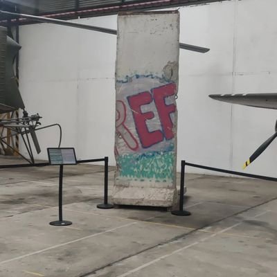 walkneveralone's profile picture. Quand le pouvoir de l'amour surpassera l'amour du pouvoir, alors le monde connaîtra la paix. Jimi Hendrix. #TeamChocolatine