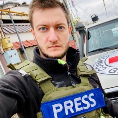 Reporter dai fronti di guerra, dei conflitti e della realtà. Un impegno verso il mondo che va oltre l'informazione. Ex combattente anti-ISIS in Siria.