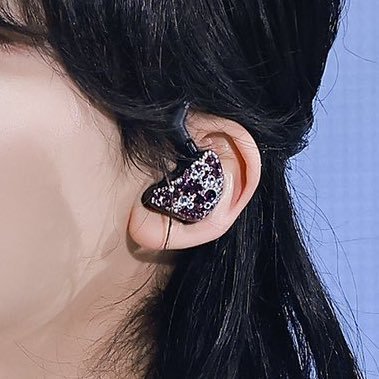 👂🏻 jeonghan’s #1 ear luvr moved to @1005luvr!!!!