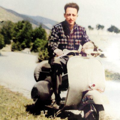 Un être libre, c'est rare, mais tu le repères tout de suite, d'abord parce que tu te sens bien, très bien quand tu es avec lui. CB.
J'aime CB et j'assume.