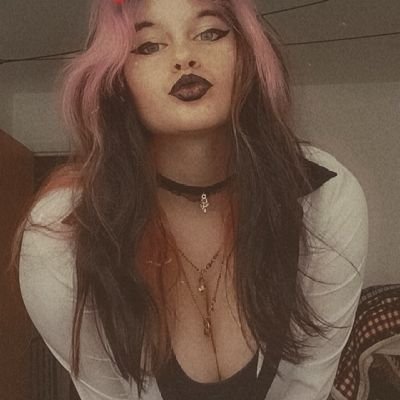 PineappleBubbel's profile picture. Hello there , Call Me Pine ♡

☆Twitch : Pineapplebubbelz ☆
All the love n support is very much appreciated ♡
♤Bday , March 16th ♤