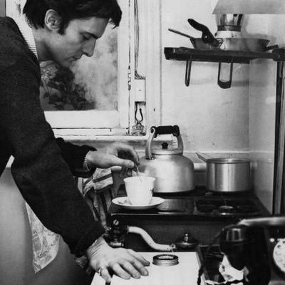 ItWllpass's profile picture. I just like liking things.