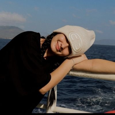 LJXYZ_16's profile picture. ⓘ This user is full of unsaid words.