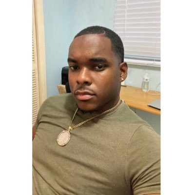 sqrappy_q's profile picture. God First | UWI Med Student 🩺🇹🇹 | ΩΨΦ | IG: sqrappy_4