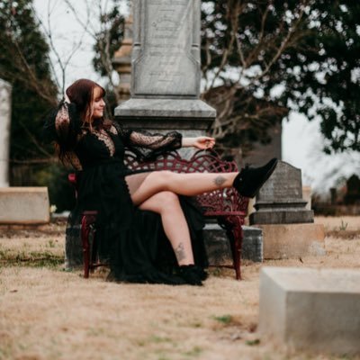 Myrandah93's profile picture. 29, 12-14-10 ❤ 12-12-20 👰🏻🤵🏻, Artist, Music lover 🎶, History nerd, Urban Explorer 💀, Beachy 🍹🌴🐚, Georgia Southern graduate, c/o ‘16 and ‘19. 🦅🎓🦅