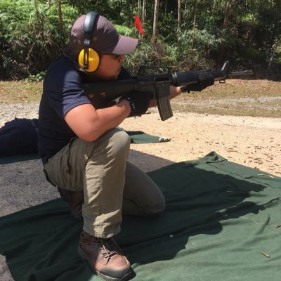 ElmendZa's profile picture. 9-5 professional 📈 amateur trader 📖 book lover | side hustle explorer