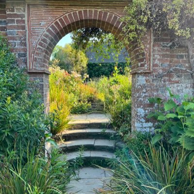 Operations and Marketing Manager at Great Dixter, Northiam, East Sussex. Horticulturist. previously The Walled Nursery in Hawkhurst. Views my own.