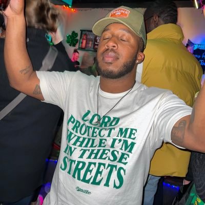 ASVD34's profile picture. 5’6 with a big dog,