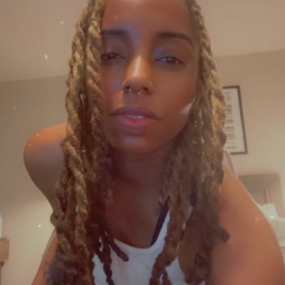 Lesbian 👭 37 Business Major #Businessmajor #GoldenStateWorriors #Scorpio #80sBaby 10/26 #polylesbian #ALM #Girlballer