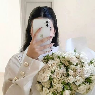 حاور من يحترمك،وشاور من يحبّك،
وجاور من يشبهك 🤍😴