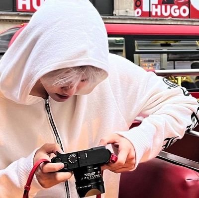 bintang besar bukan bintang kecil dilangit yang biru amat banyak menghias angkasa