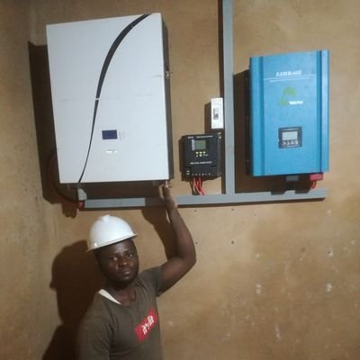 Ingénieur Réseaux et Télécoms,
Électrotechnicien | Graphiste designer
À votre écoute📪☎