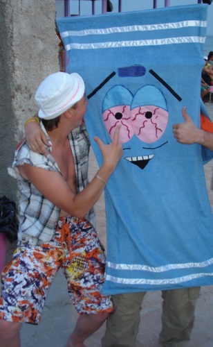 xkreed's profile picture. В любое время дня и ночи, при лунном и солнечном свете, мы делаем деньги из воздуха - чтоб снова пустить их на ветер.