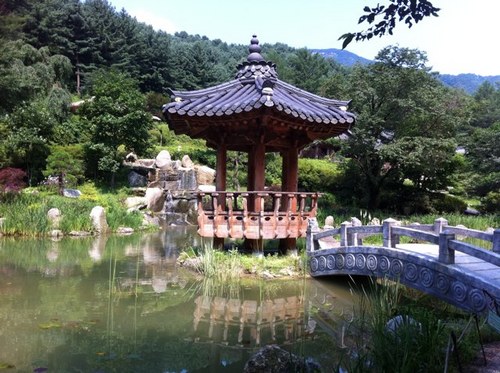 kr016's profile picture. 오늘보다는 더 나은 내일이 되도록 노력하자. 등산, 골프, 운동, 책, 분위기 있는 커피숍, 시골 풍경, 여행 등을 좋아하며,,,,,,,,